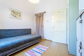 Traditional apartment Bacvice, 3 min walk to the beach