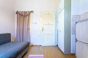 Traditional apartment Bacvice, 3 min walk to the beach