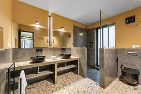4BR w Pool in Morjim - Villa Corsa by Hireavilla