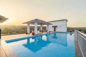 Irene Altezza by Hireavilla - 1BR w Pool Pilerne