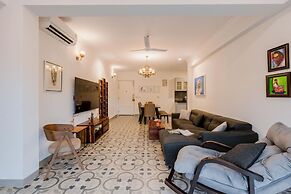 Luxe Apt w Balcony Rooftop Pool 15 min to Beach