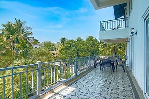 Luxe Apt w Balcony Rooftop Pool 15 min to Beach