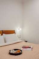 Luxe Apt w Balcony Rooftop Pool 15 min to Beach