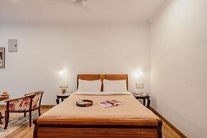 Luxe Apt w Balcony Rooftop Pool 15 min to Beach