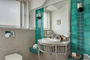 2BR w Rooftop Pool in North Goa Close to Beaches