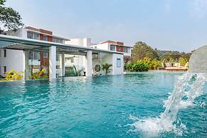 2BR w Rooftop Pool in North Goa Close to Beaches