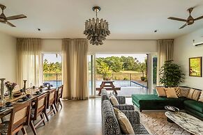 Field View Villa With Pool Perfect for Big Groups