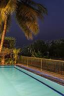 Field View Villa With Pool Perfect for Big Groups