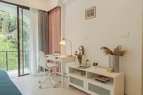 1BR Apt in Candolim With Pool 5 Mins From Beach