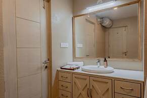 1BR Apt in Candolim With Pool 5 Mins From Beach