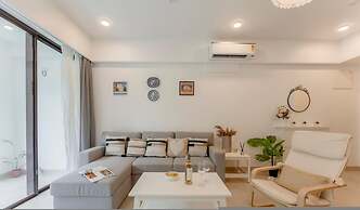 1BR Apt in Candolim With Pool 5 Mins From Beach