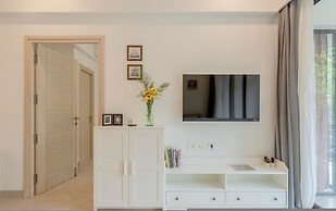 1BR Apt in Candolim With Pool 5 Mins From Beach