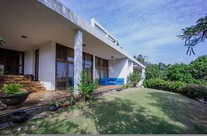 Hilltop Villa With Pool River View Whitehouse