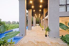 Spacious 3-br Apartment With Pool in Candolim