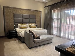 ONE O EIGHT BOUTIQUE HOTEL
