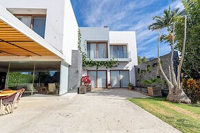 Exclusive House with Lake Chapala Access