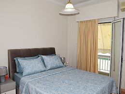 Apartment With Stunning Views - Sleeps 3 & Parking