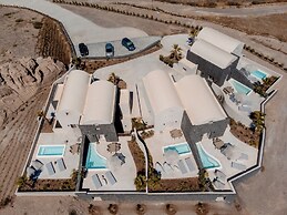 Halo Santorini- Living Experience