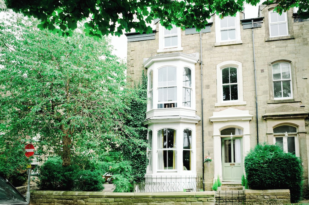 Buxton Bliss - Spacious 5 Bedroom House