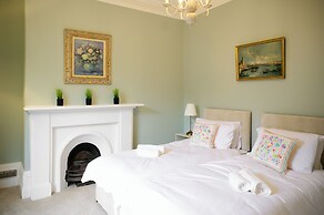 Buxton Bliss - Spacious 5 Bedroom House