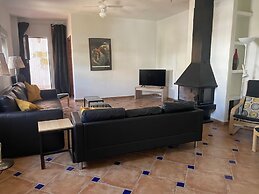 Lovely 10-bed Villa With Private Pool & Garden