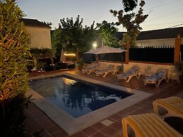 Lovely 10-bed Villa With Private Pool & Garden