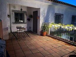 Lovely 10-bed Villa With Private Pool & Garden