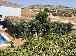 Lovely 10-bed Villa With Private Pool & Garden