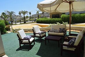 Whispering Waters, Two Bedroom With a Garden, Azha