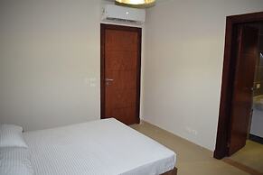 Whispering Waters, Two Bedroom With a Garden, Azha