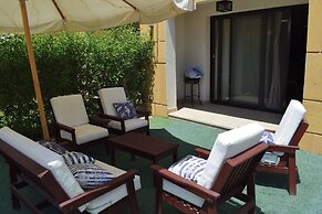 Whispering Waters, Two Bedroom With a Garden, Azha