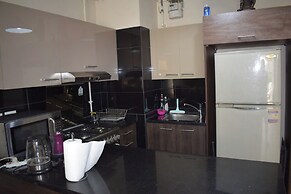 Whispering Waters, Two Bedroom With a Garden, Azha
