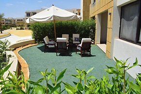 Whispering Waters, Two Bedroom With a Garden, Azha