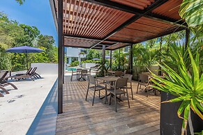 Tropical Retreat Pools Golf Gym