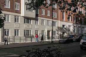Beautifully Presented Centrally Located Studio apt
