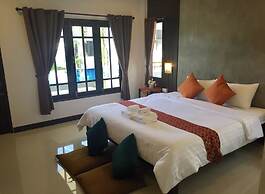 Thanawong Pool Villa