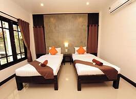 Thanawong Pool Villa