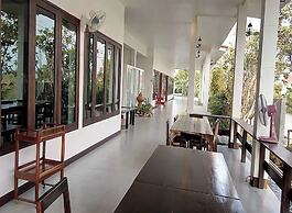 Thanawong Pool Villa