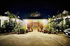 Thanawong Pool Villa