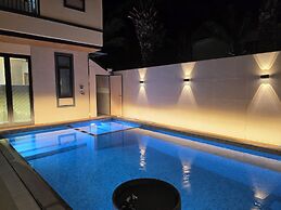Majestic Seaside Pool Villa