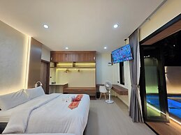 Majestic Seaside Pool Villa