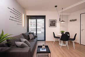 Kosmos Luxury Residences