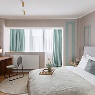 Holt s Sublime Minty Fresh 1BR on the Park