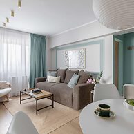 Holt s Sublime Minty Fresh 1BR on the Park