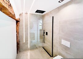 Charming Authentic Home With Garden