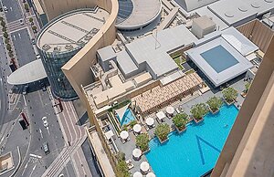 Lux 1BR Apt in Dubai Mall Residences
