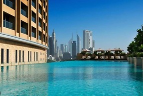 Lux 1BR Apt in Dubai Mall Residences