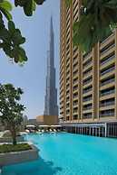 Lux 1BR Apt in Dubai Mall Residences