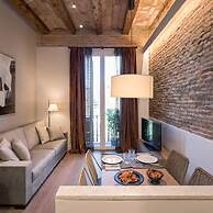 Pau Claris Design Apt. Next to Paseo de Gracia