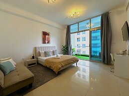 WOW Studio w Balcony and Canal View